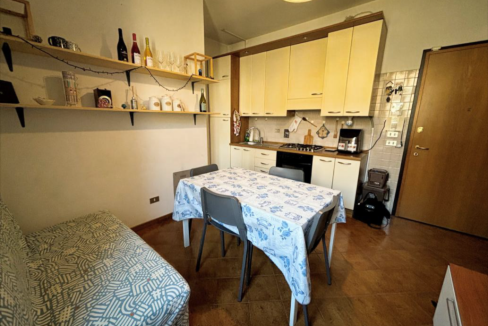 imm_45708-20251010121334-1033-