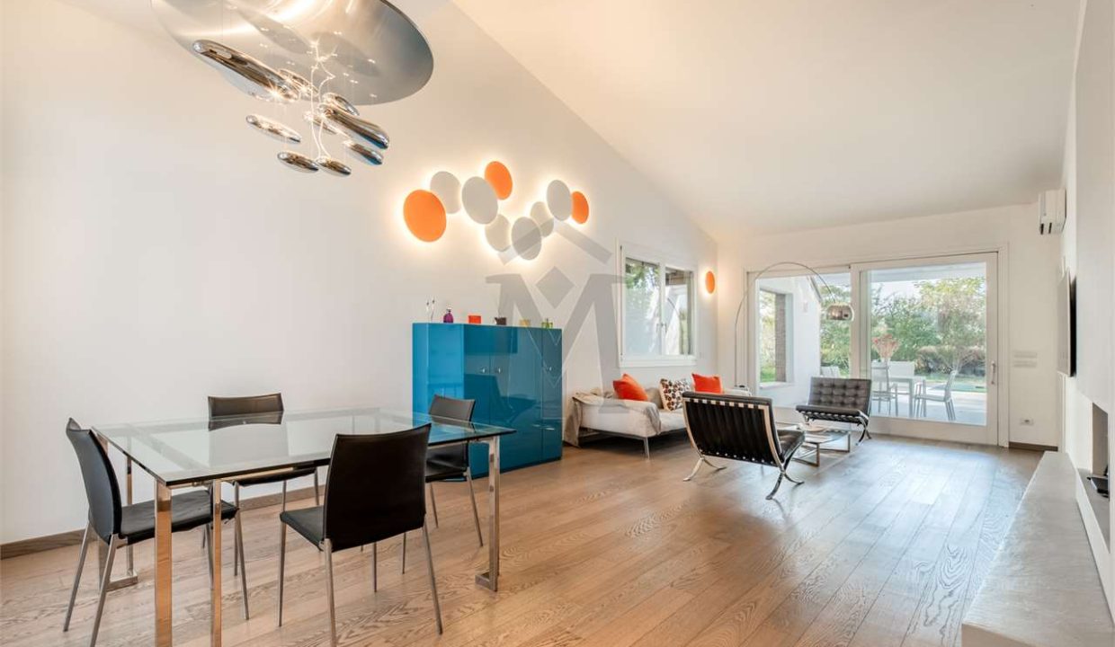 imm_45893-20251016105028-1280-