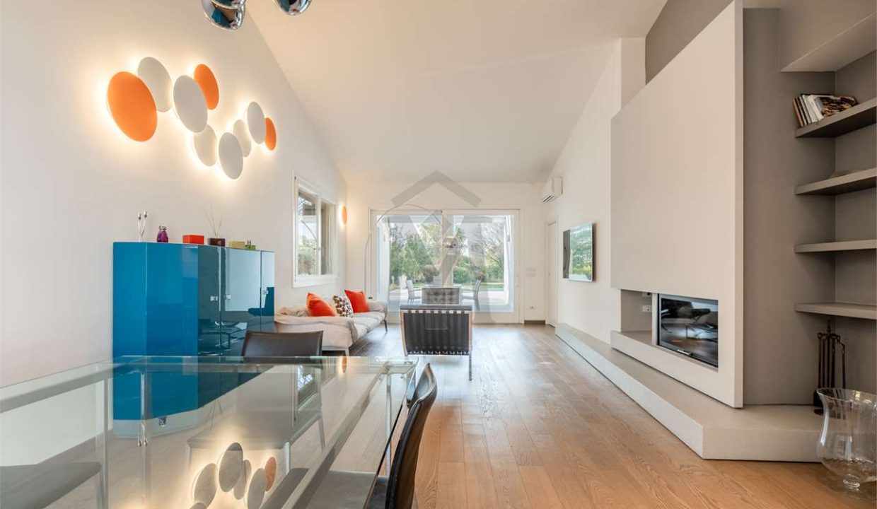 imm_45894-20251016105145-1280-