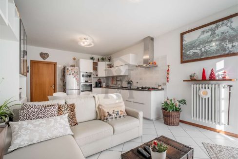 imm_46946-20251204162140-1280-