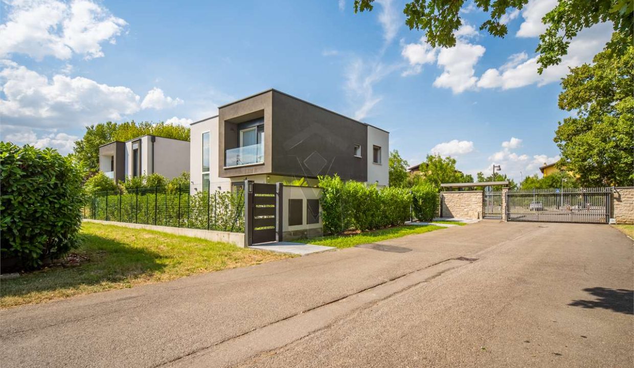 imm_44353-20250731162049-1280-