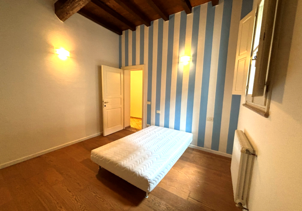 imm_45424-20251002111732-1029-