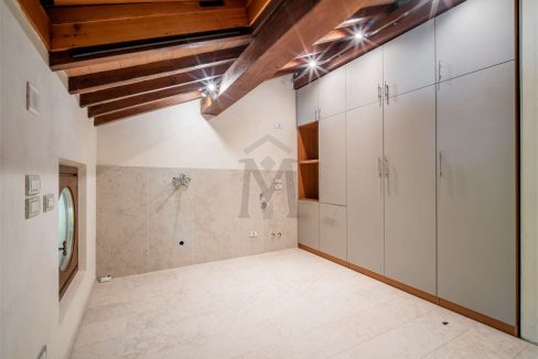 imm_45560-20251009110212-1280-