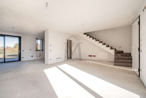 imm_46343-20251106174150-1280-