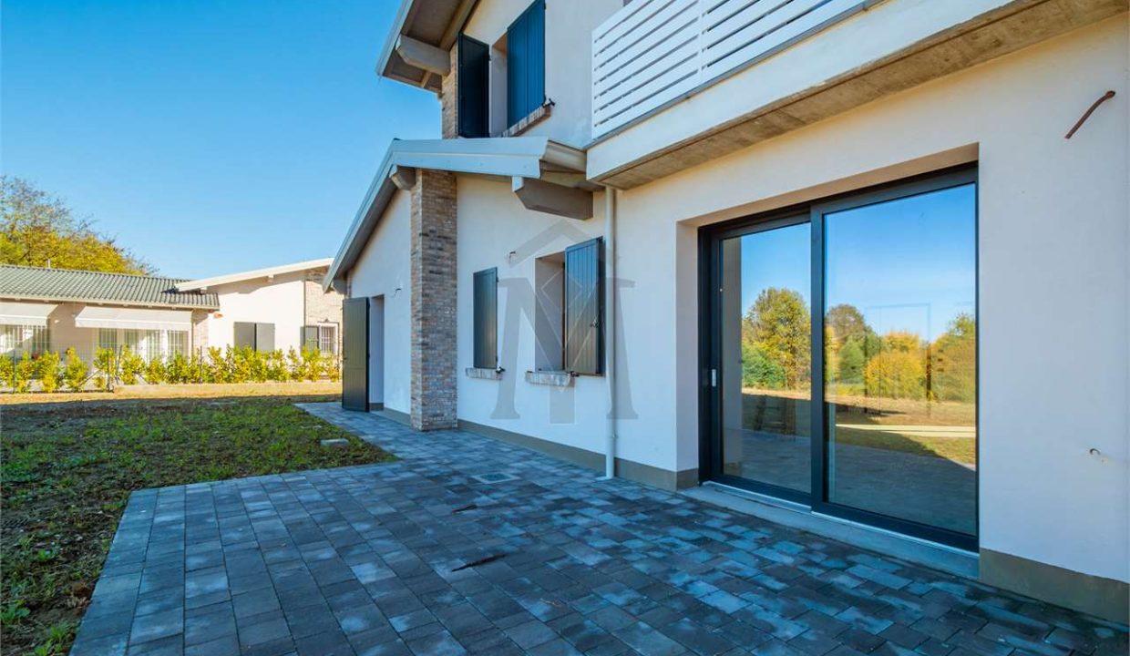 imm_46364-20251106174205-1280-