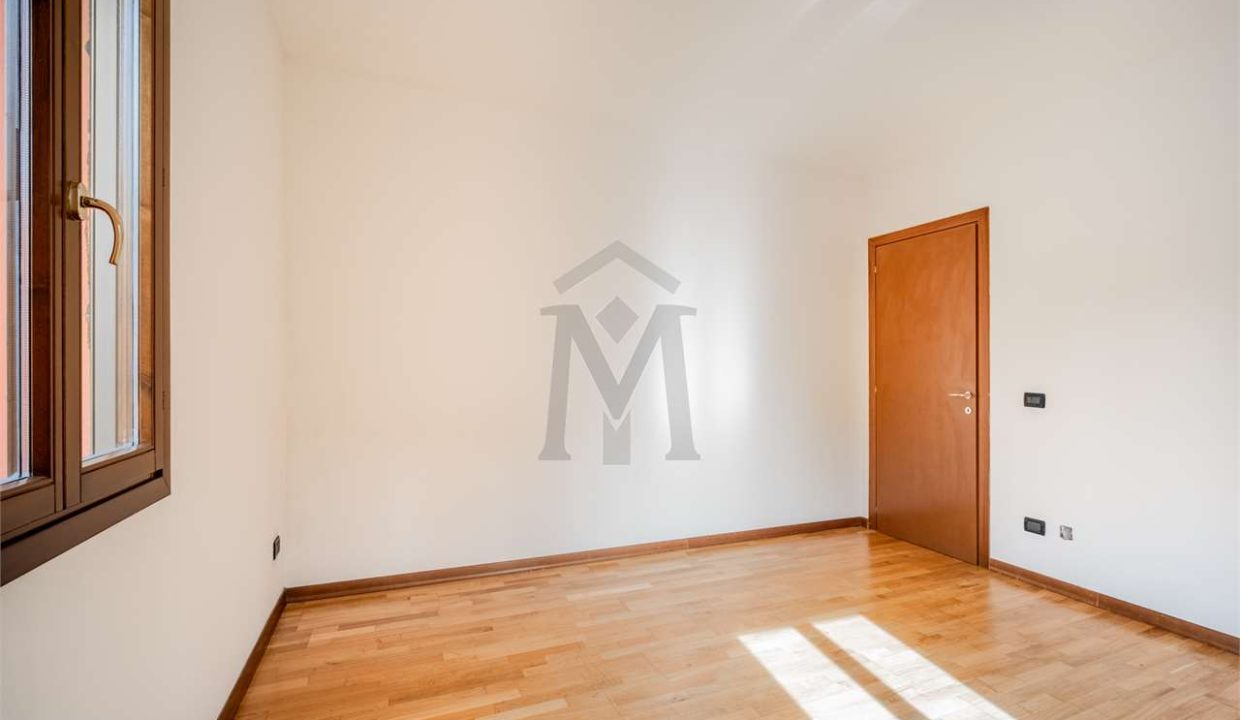 imm_44718-20250904152907-1280-