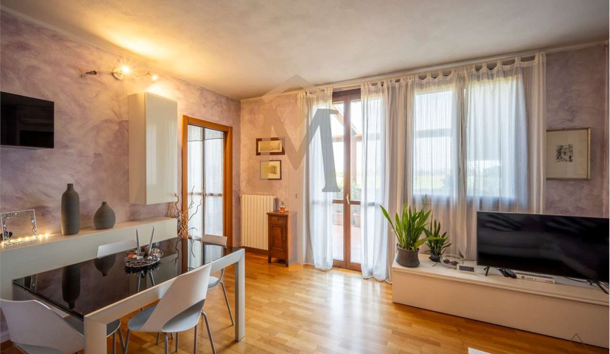 imm_44875-20250918183359-1280-