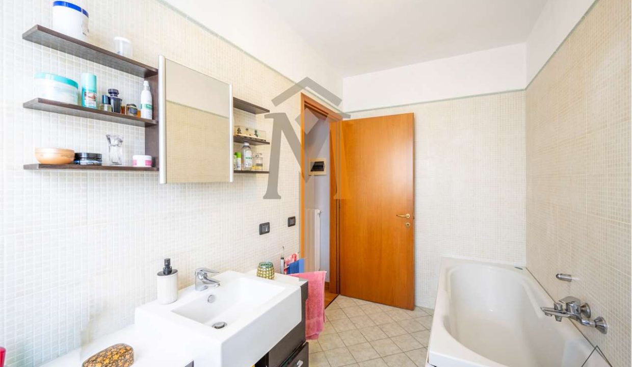 imm_44884-20250918183750-1280-