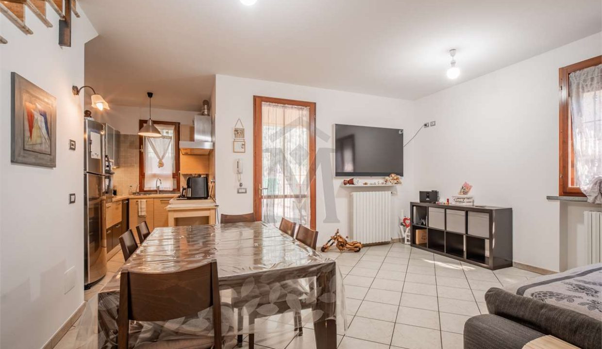 imm_45151-20250923180614-1280-