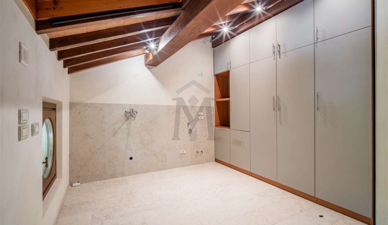 imm_45560-20251009110212-1280-