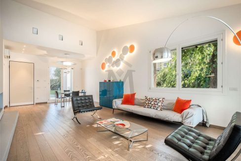 imm_45896-20251016105007-1280-