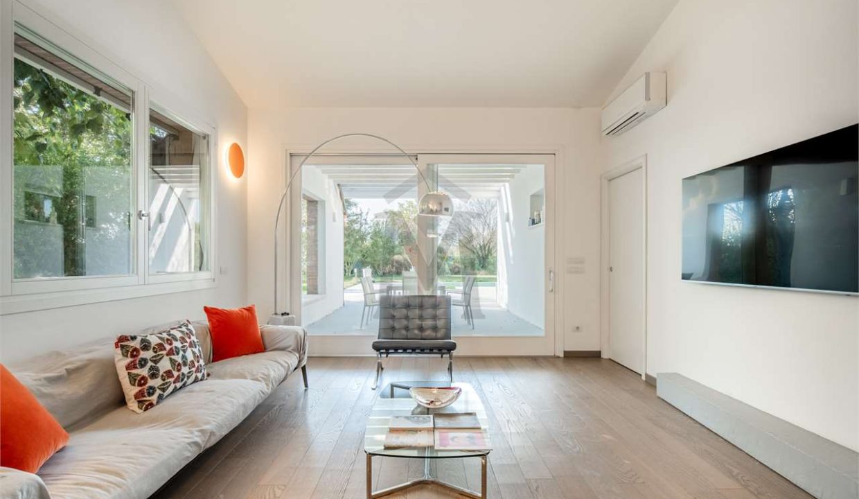 imm_45899-20251016105124-1280-