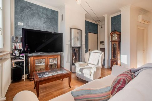 imm_46678-20251202103123-1280-