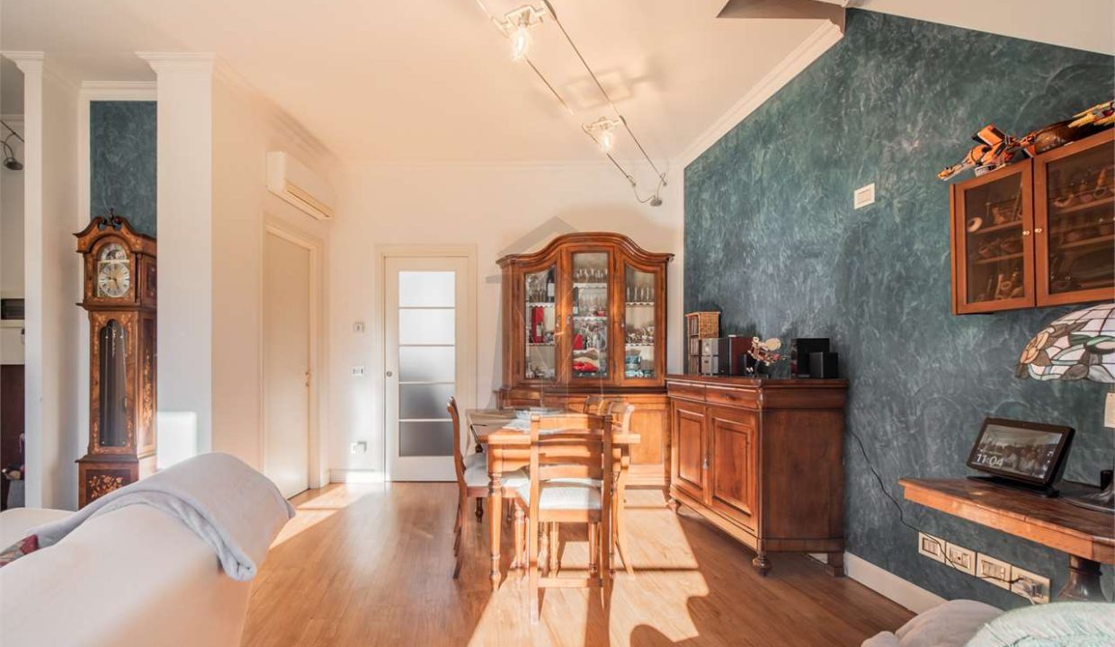 imm_46679-20251202103114-1280-