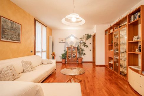 imm_46954-20251202183850-1280-