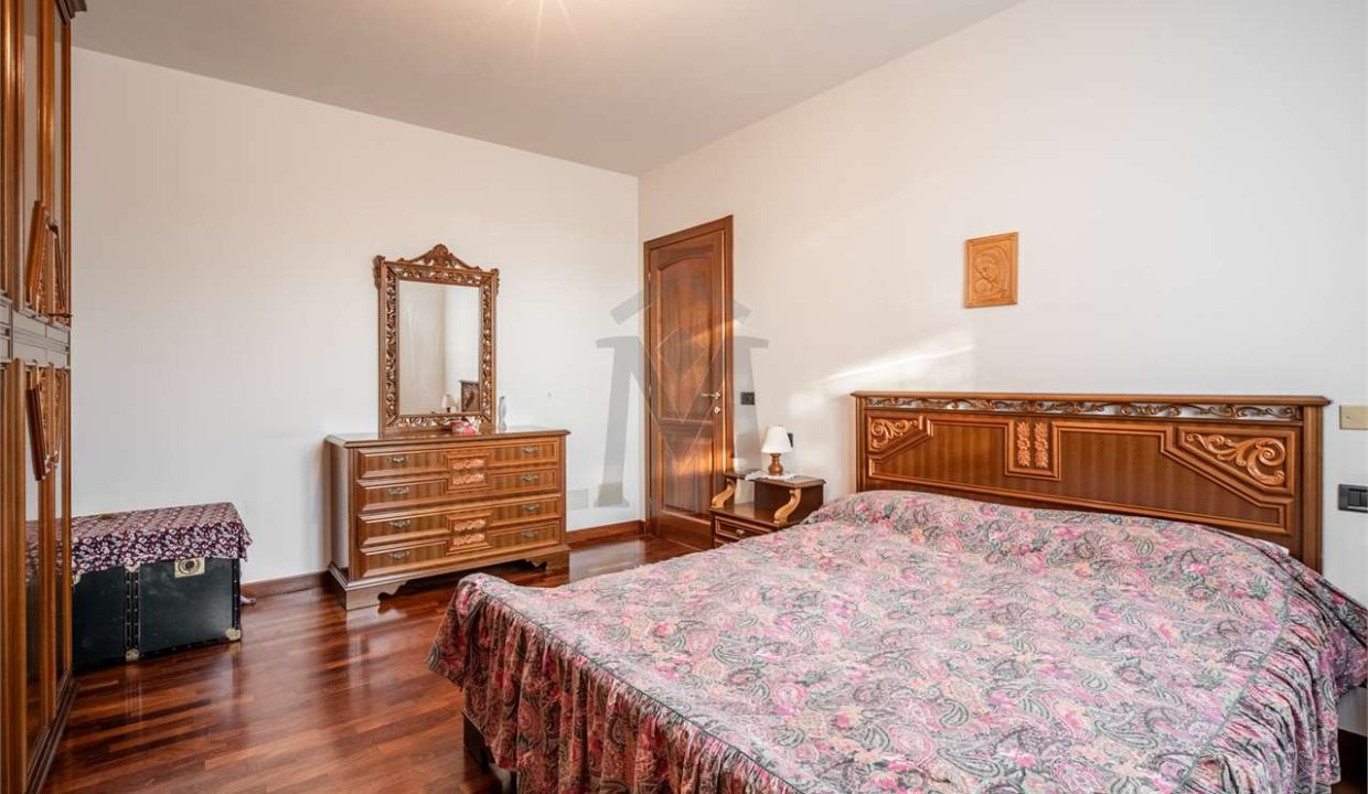 imm_46983-20251202184214-1280-