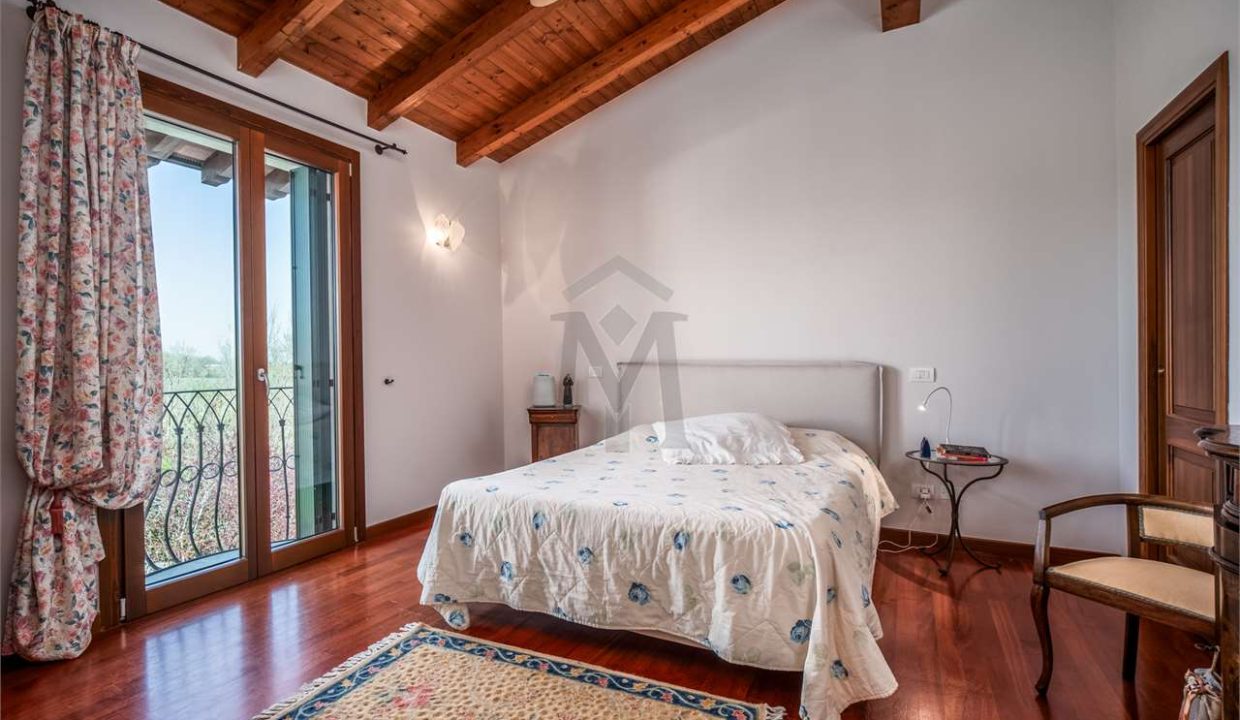 imm_44369-20250801150942-1280-