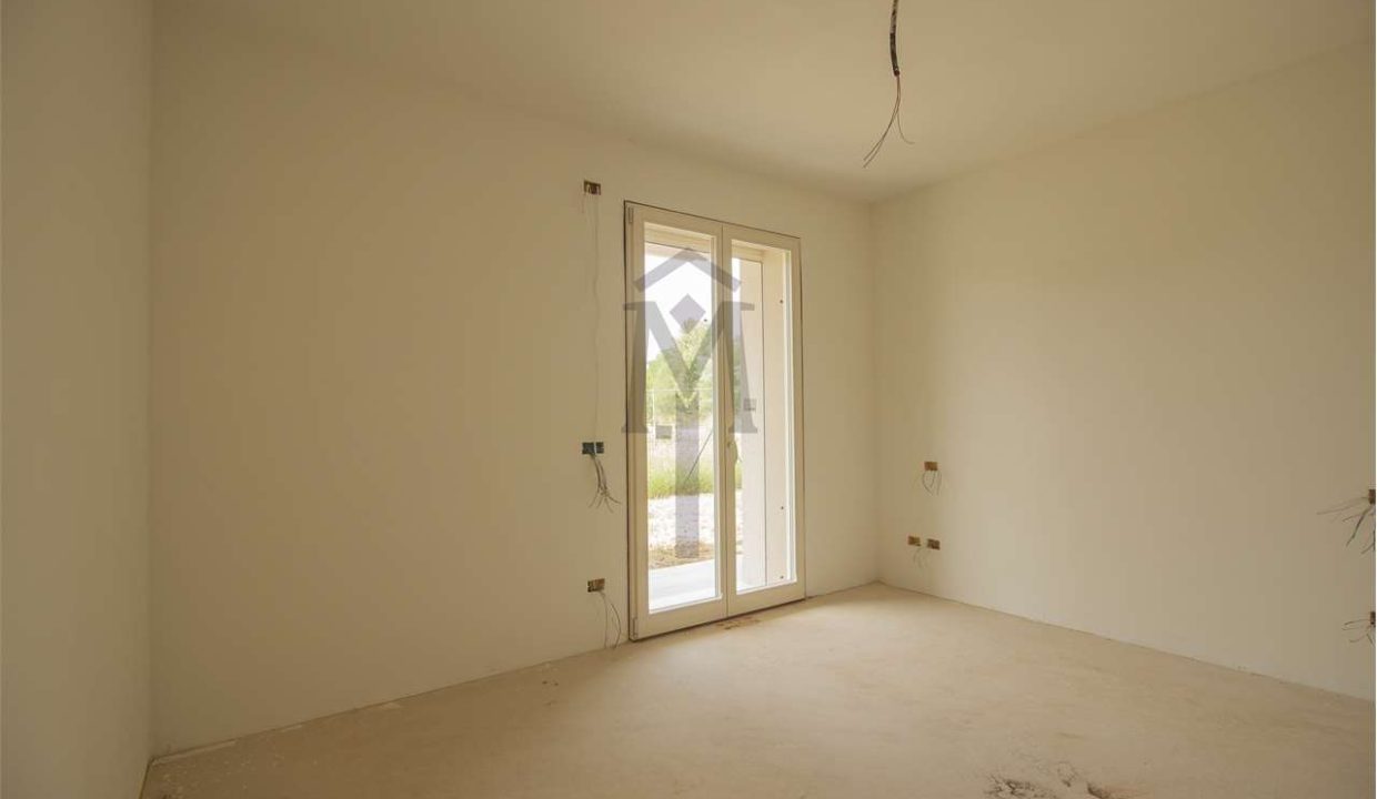 imm_44570-20250806183332-1280-