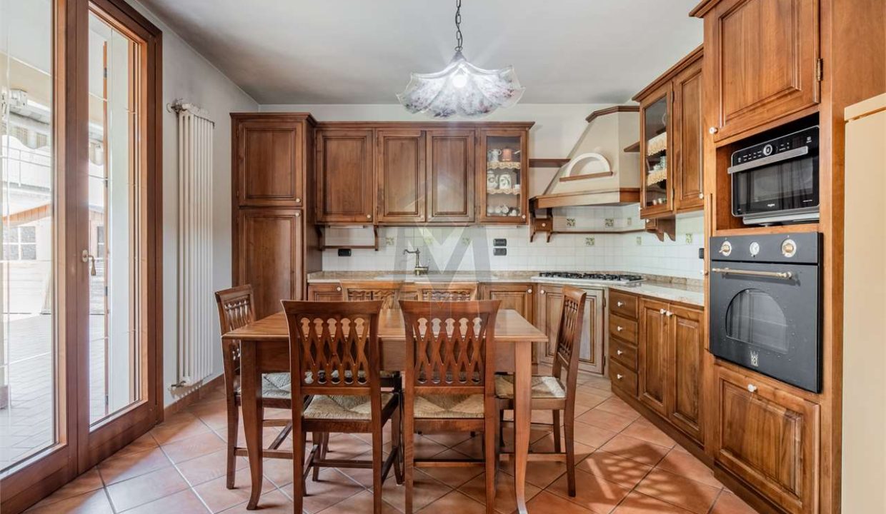 imm_45375-20250929151140-1280-