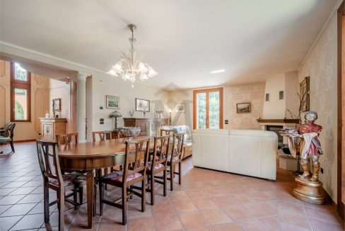 imm_45378-20250929153351-1280-