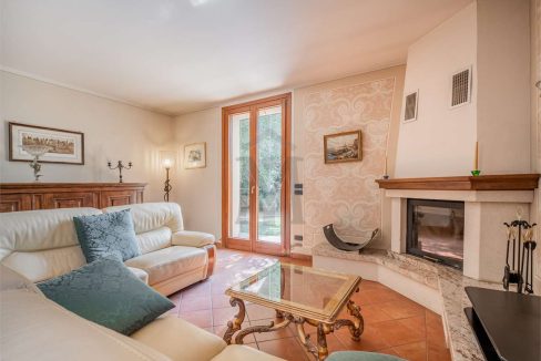 imm_45379-20250929153342-1280-