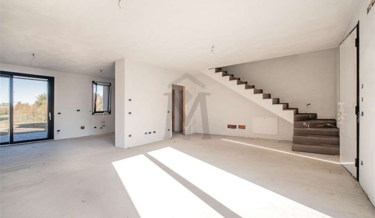 imm_46343-20251106174150-1280-