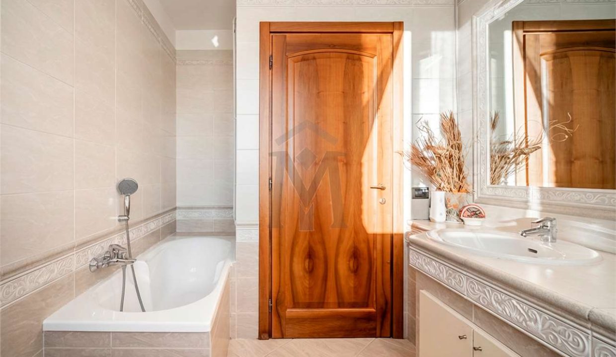 imm_47003-20251202184006-1280-