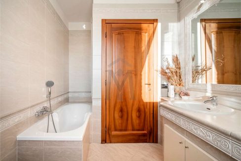 imm_47003-20251202184006-1280-